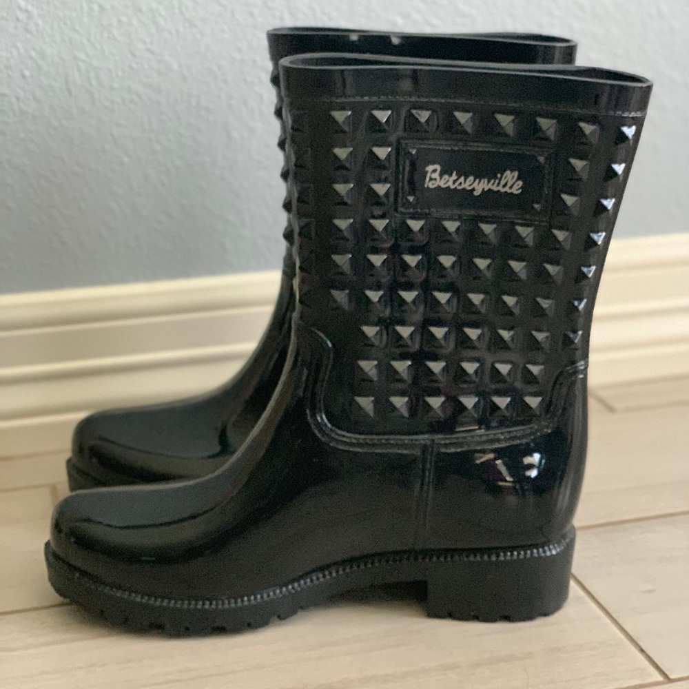 Betseyville Black Studded Rainboots